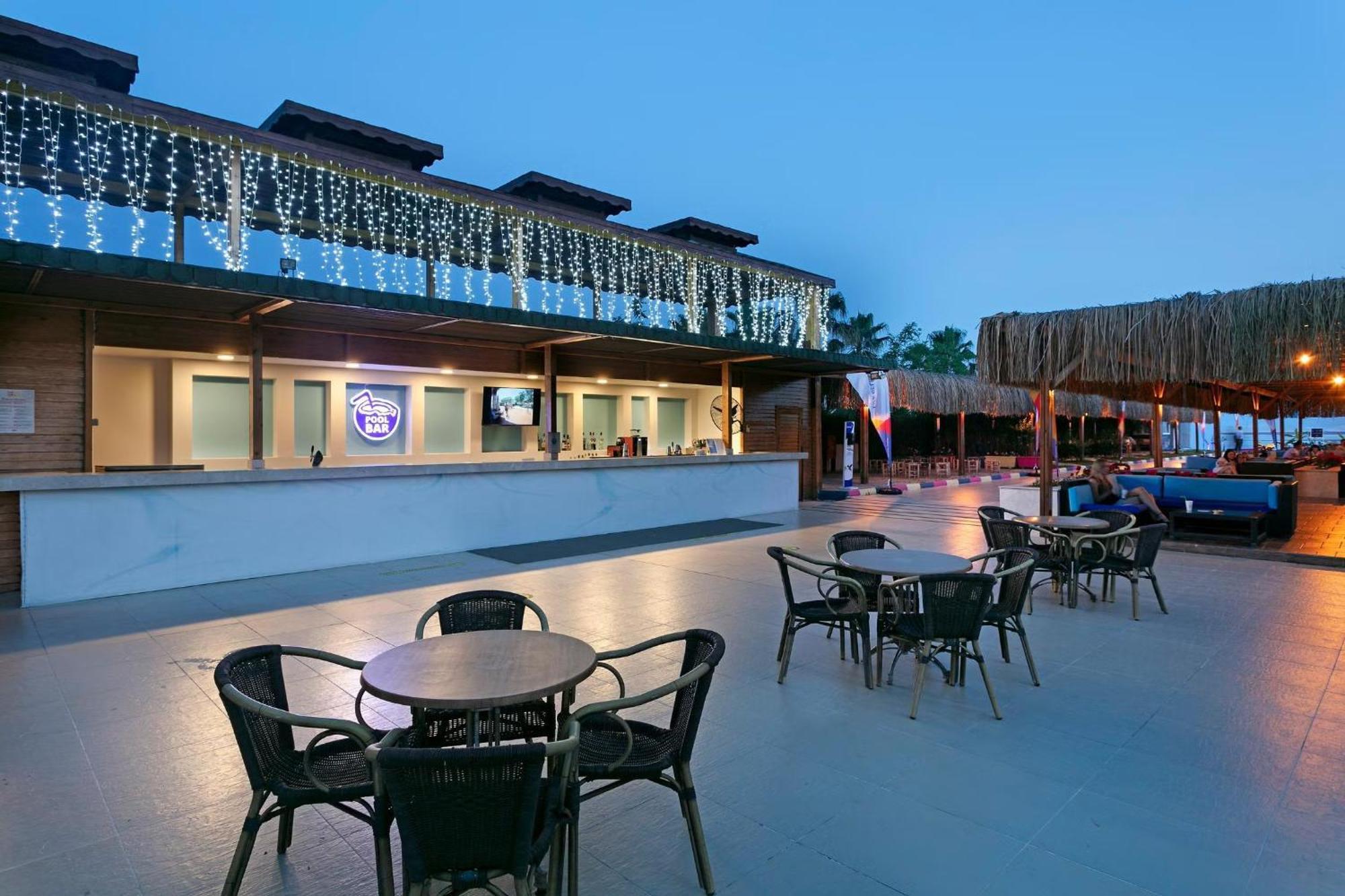 เดย์ แอนด์ ไนท์ คอนเน็ค คลับไลฟ์ เบเลก Hotel ภายนอก รูปภาพ