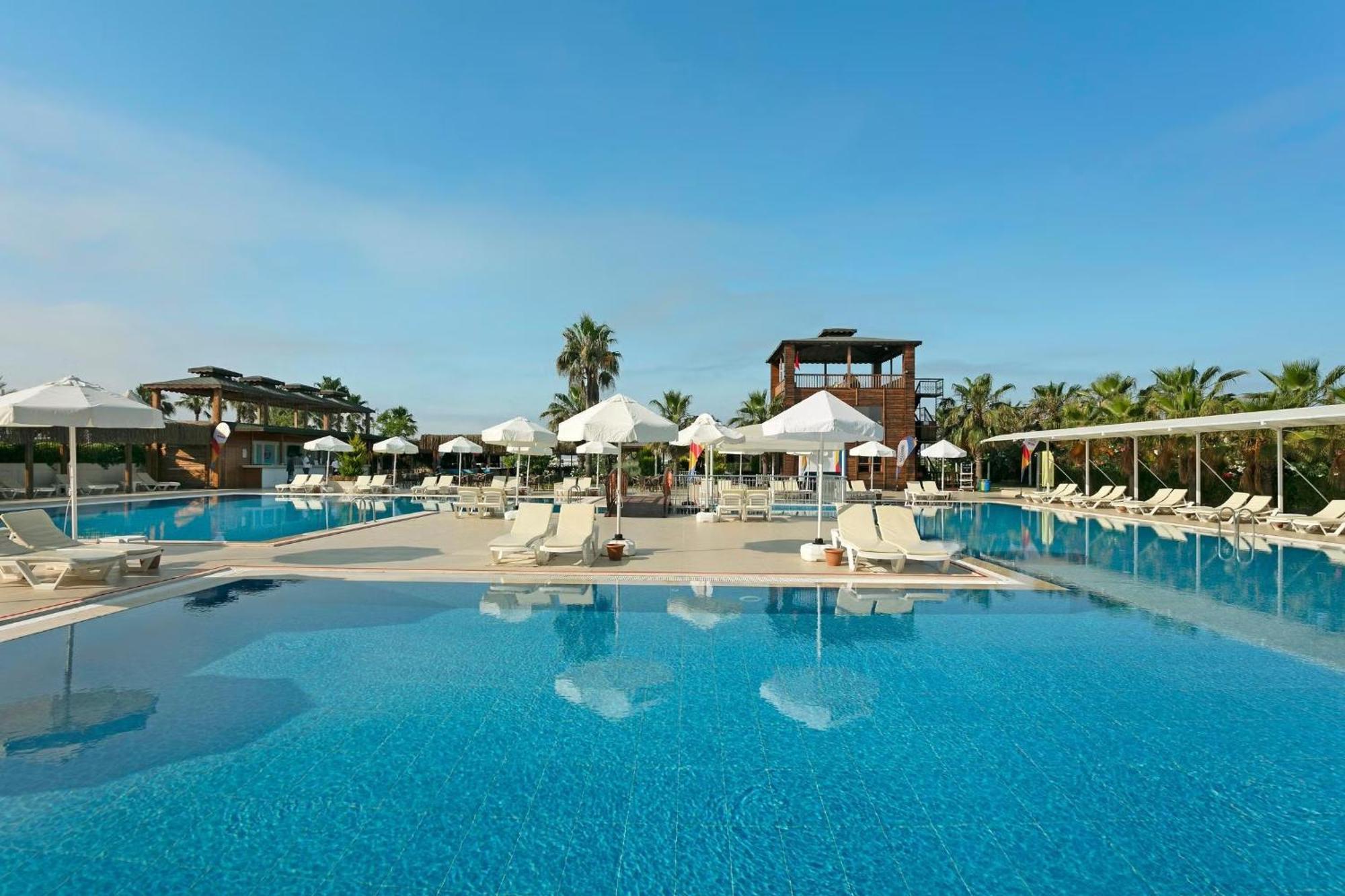 เดย์ แอนด์ ไนท์ คอนเน็ค คลับไลฟ์ เบเลก Hotel ภายนอก รูปภาพ